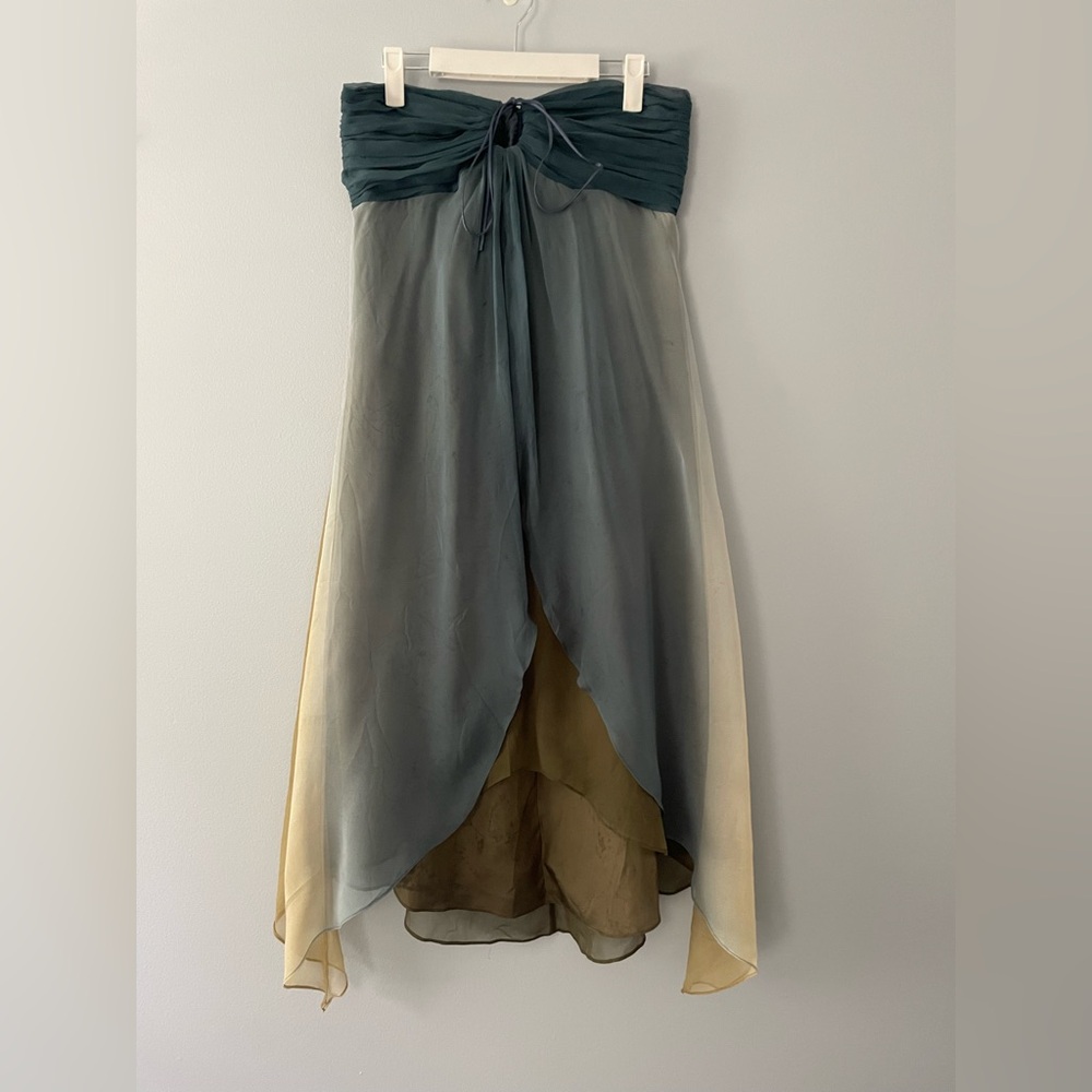 Foley 100% silk scarf dress. Bust measures 16” from side bones =32” bust